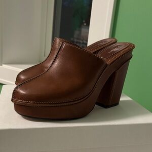 Brown Leather Frame Women's Clogs